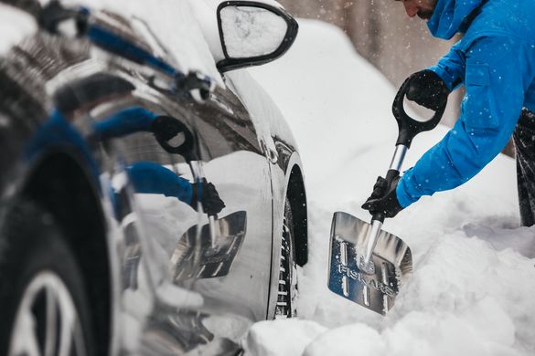 Fiskars Лопата для снега Light 71.5см, 750г, облегченная, алюминиевая (автомобильная) (1000740) 1000740 фото
